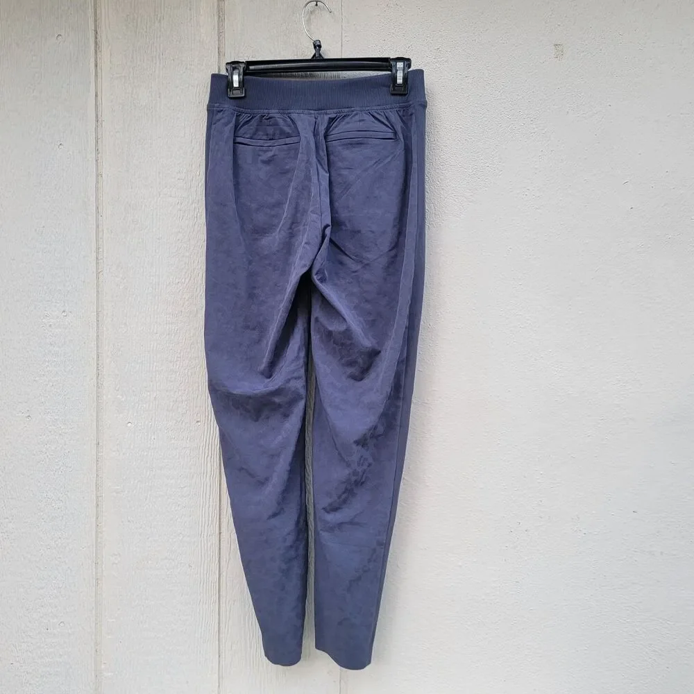 Athleta Brooklyn Textured Ankle Pant  sz 0 Gray Animal Print Gorpcore Athleisure